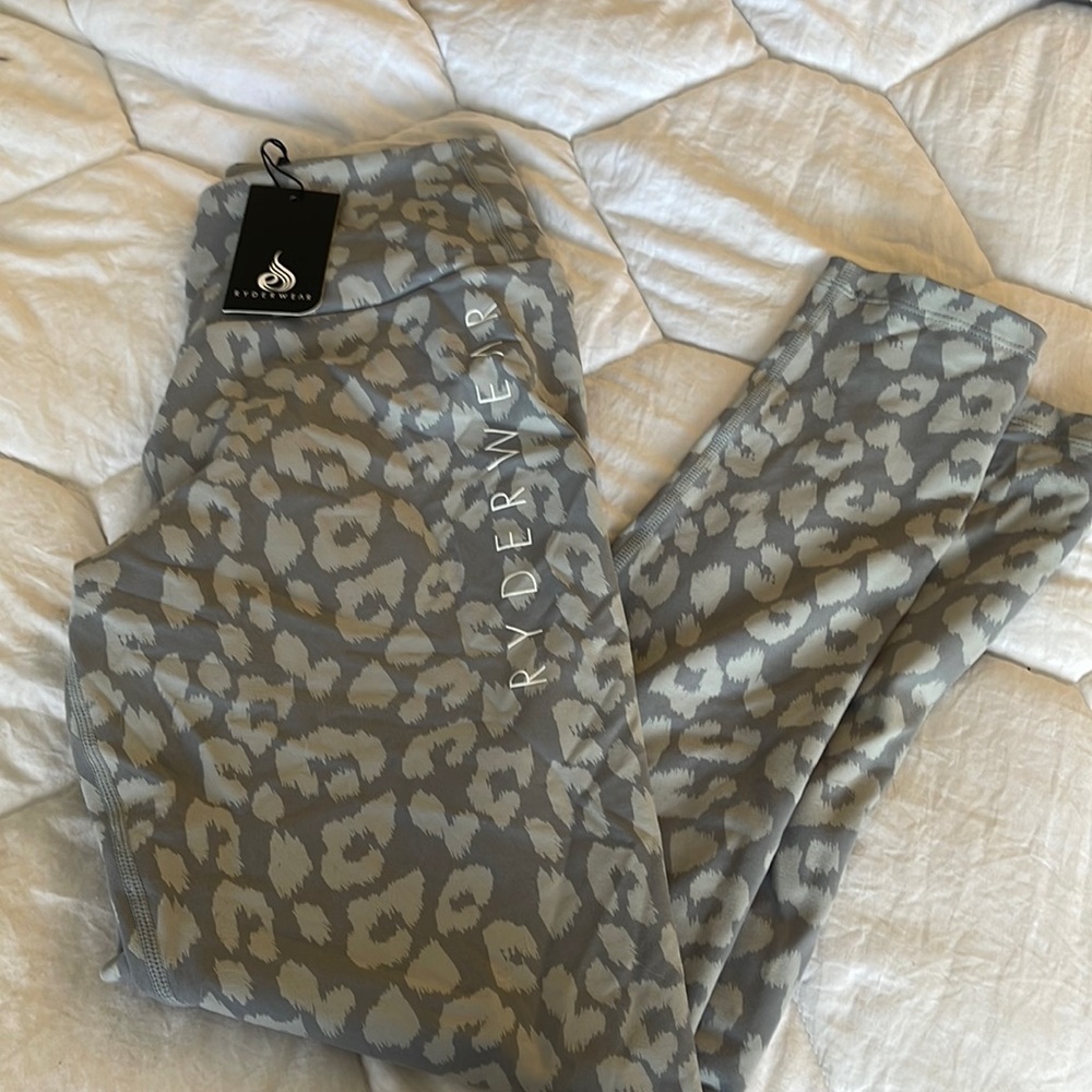 NWT Ryderwear camo leggings